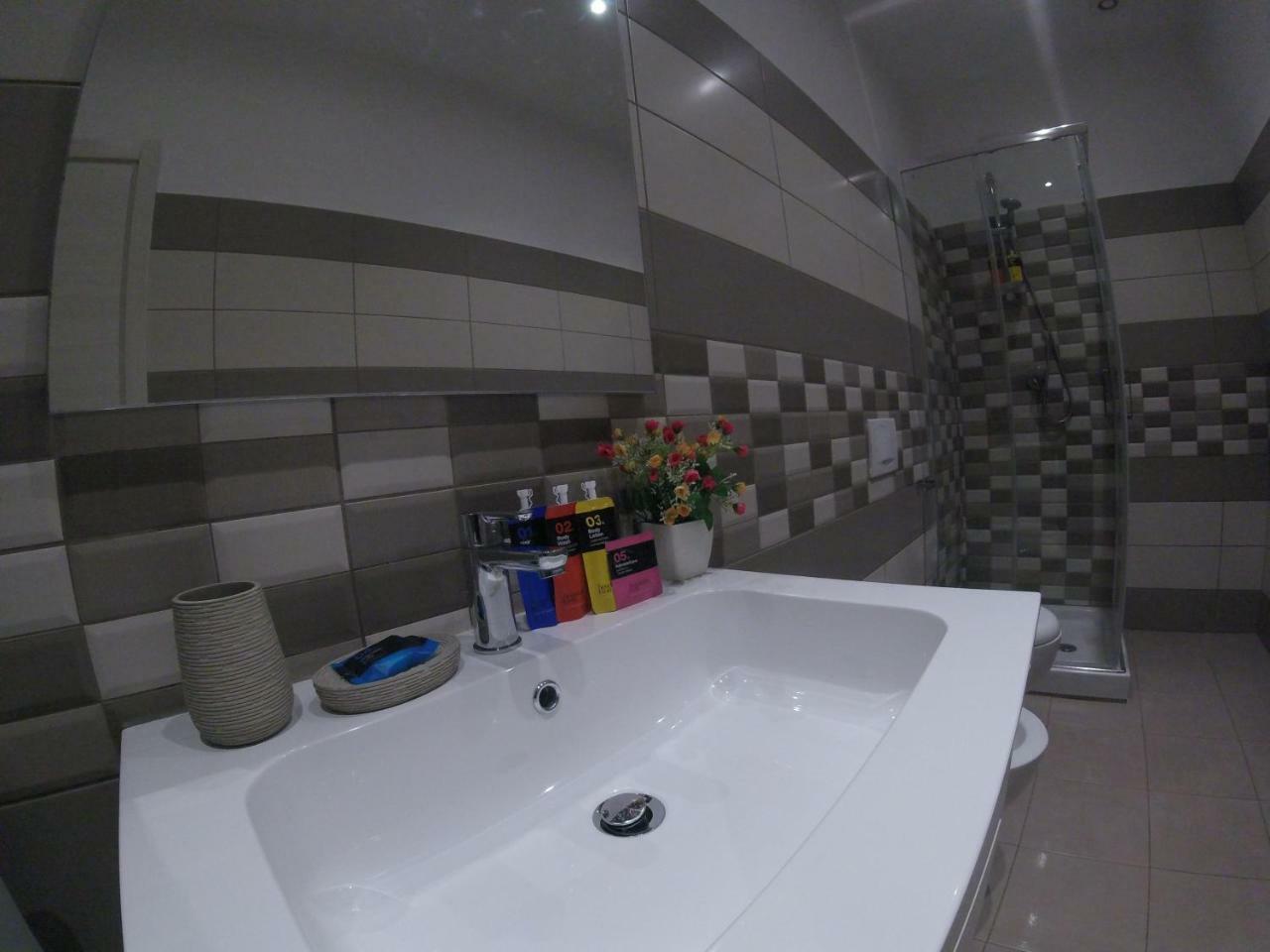Oudeis Holidays Apartments 特罗佩阿 外观 照片
