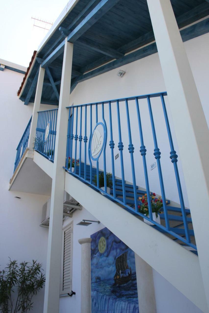 Oudeis Holidays Apartments 特罗佩阿 外观 照片
