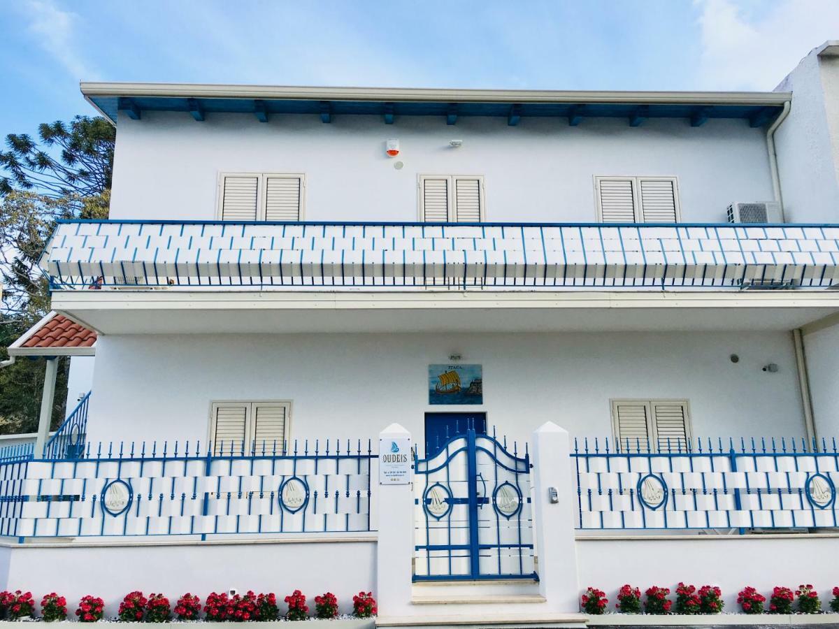 Oudeis Holidays Apartments 特罗佩阿 外观 照片
